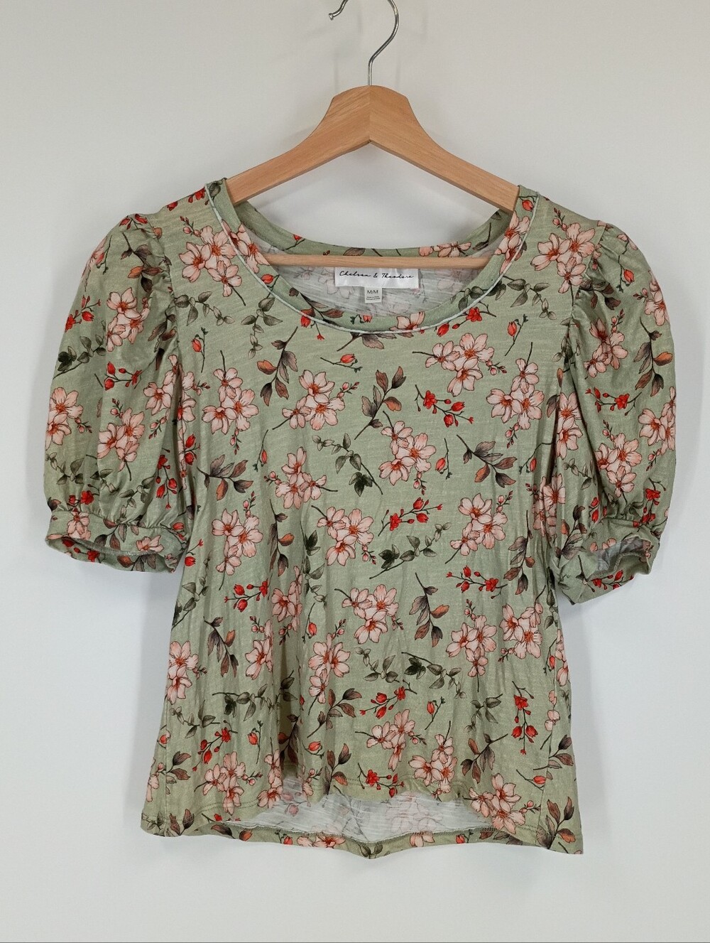 Chelsea & Theodore Floral Puff Sleeve Top